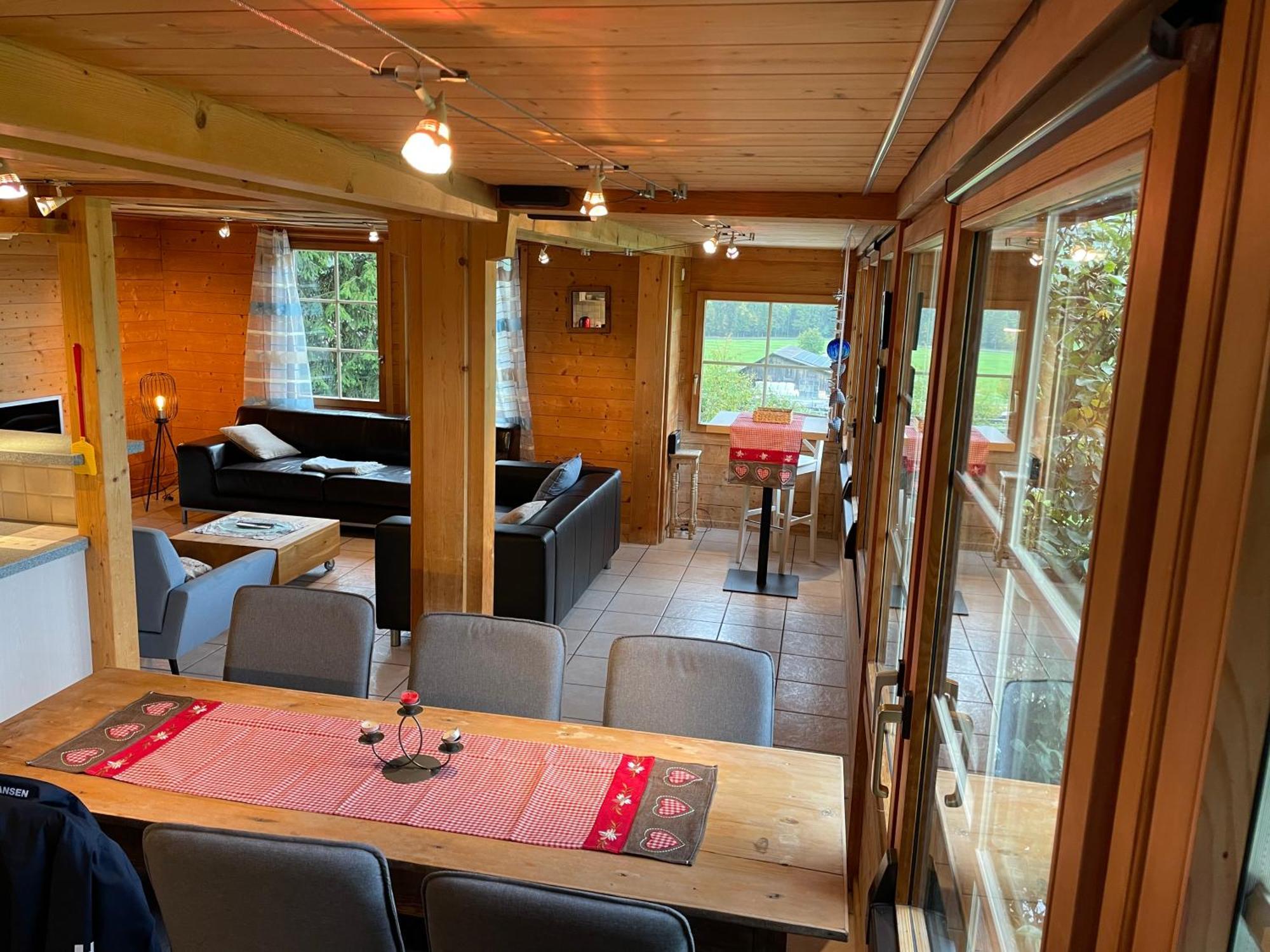 Edelweiss 4 Zi Ferienwohnung In Landhaus Frutigen Exteriör bild